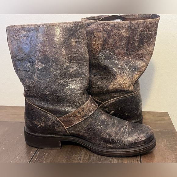 Frye Veronica Engineer Crackled Boots Womens size 7.5 - Picture 5 of 11